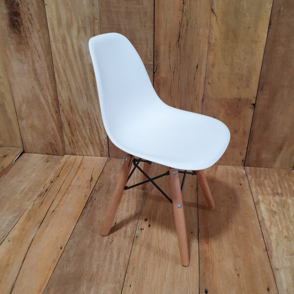 Cadeira Infantil Eames Branca - Imagem 4
